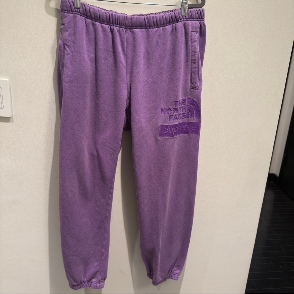 Supreme x The North Face 2022 Pigment Printed Sweatpant Purple Size Medium